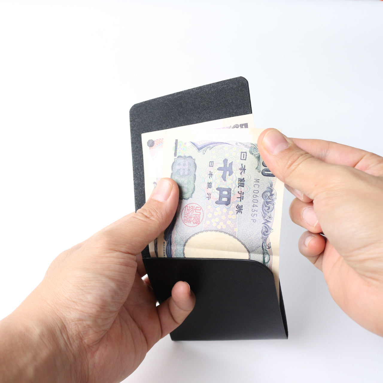 - foldy mini (no hook) - thin bi-fold bill compartment