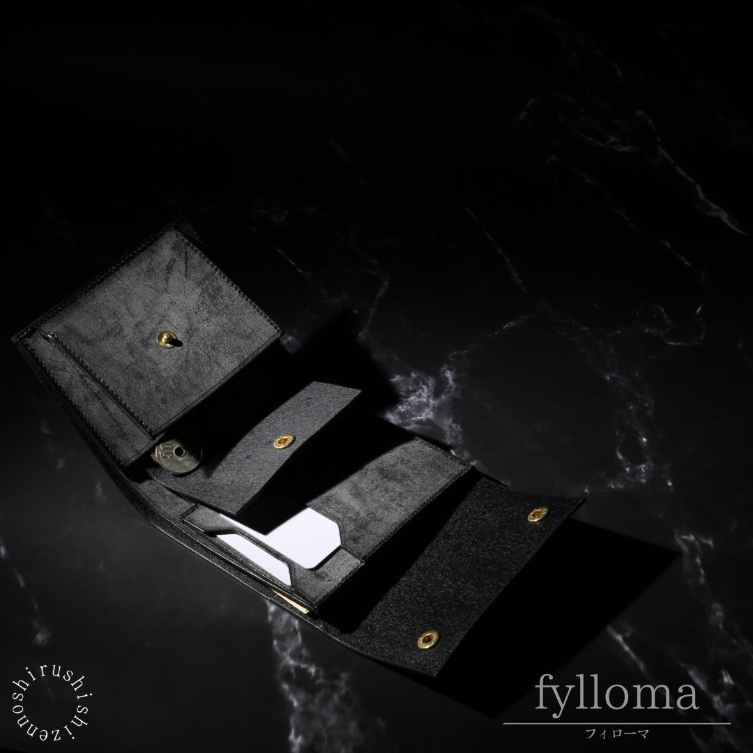 - fylloma - フィローマ 二つ折り財布