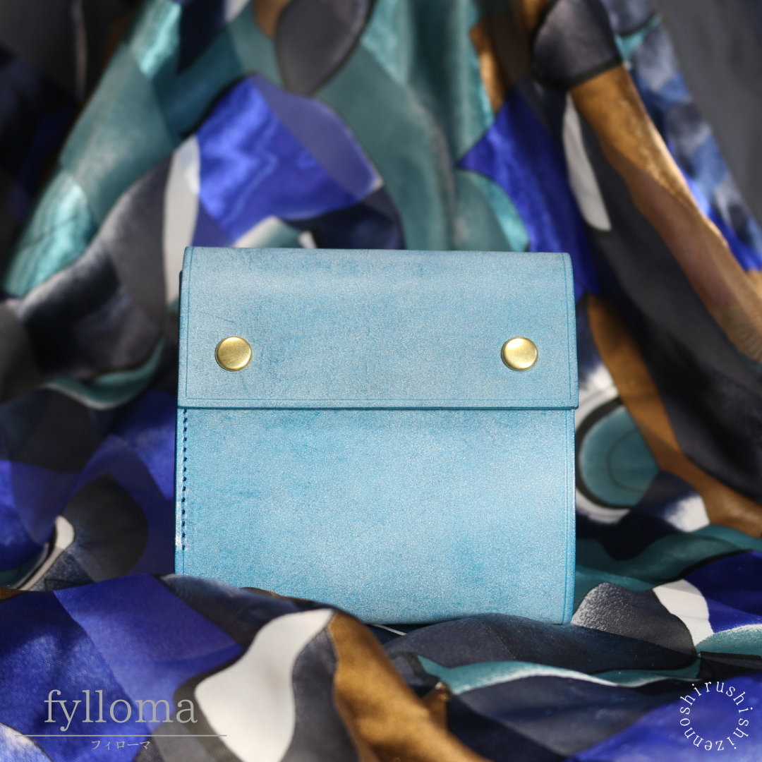 - fylloma - フィローマ 二つ折り財布