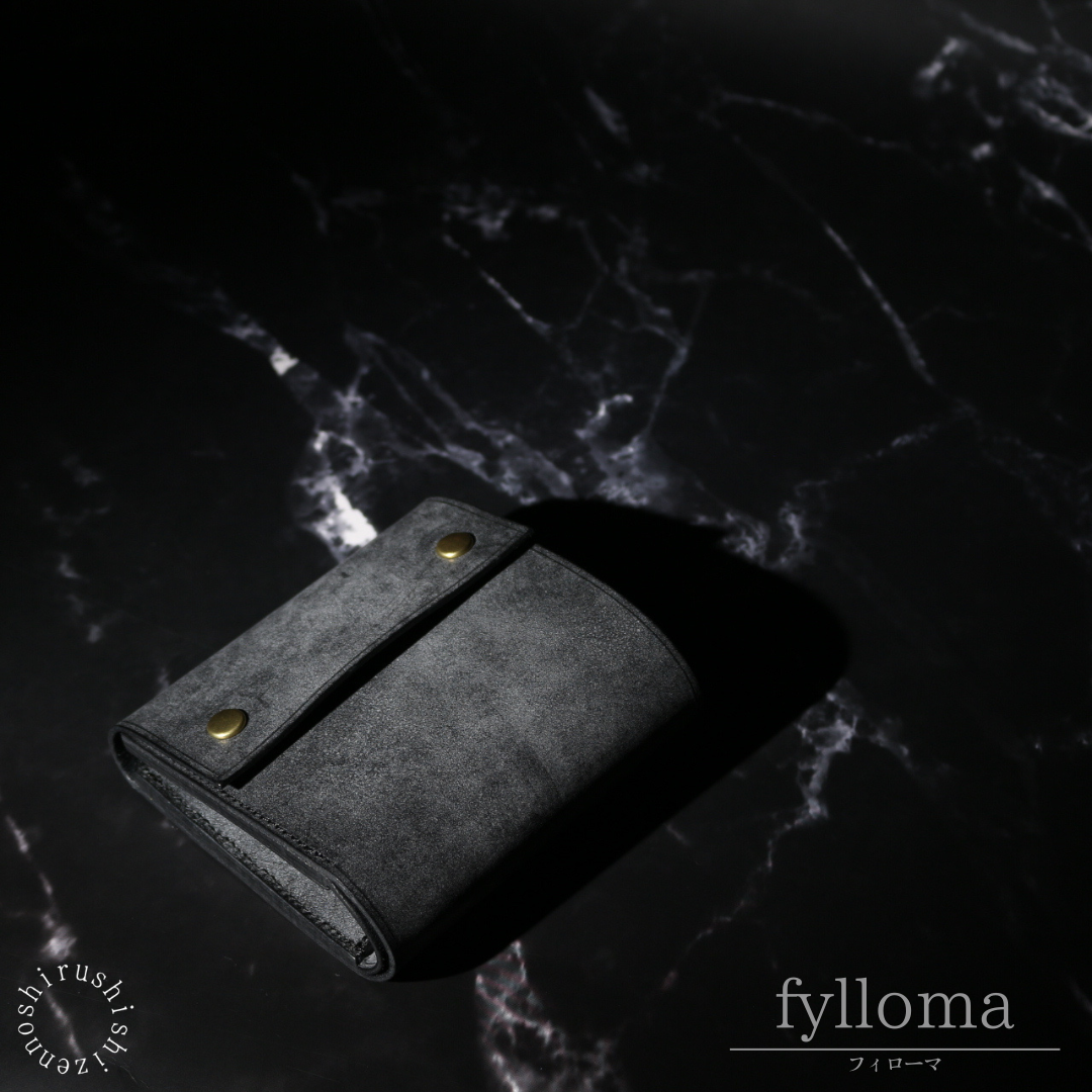 - fylloma - フィローマ 二つ折り財布