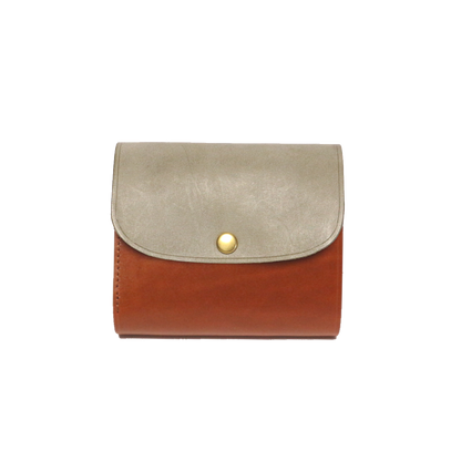 - comet middle - A smart bi-fold wallet, the Comet Middle