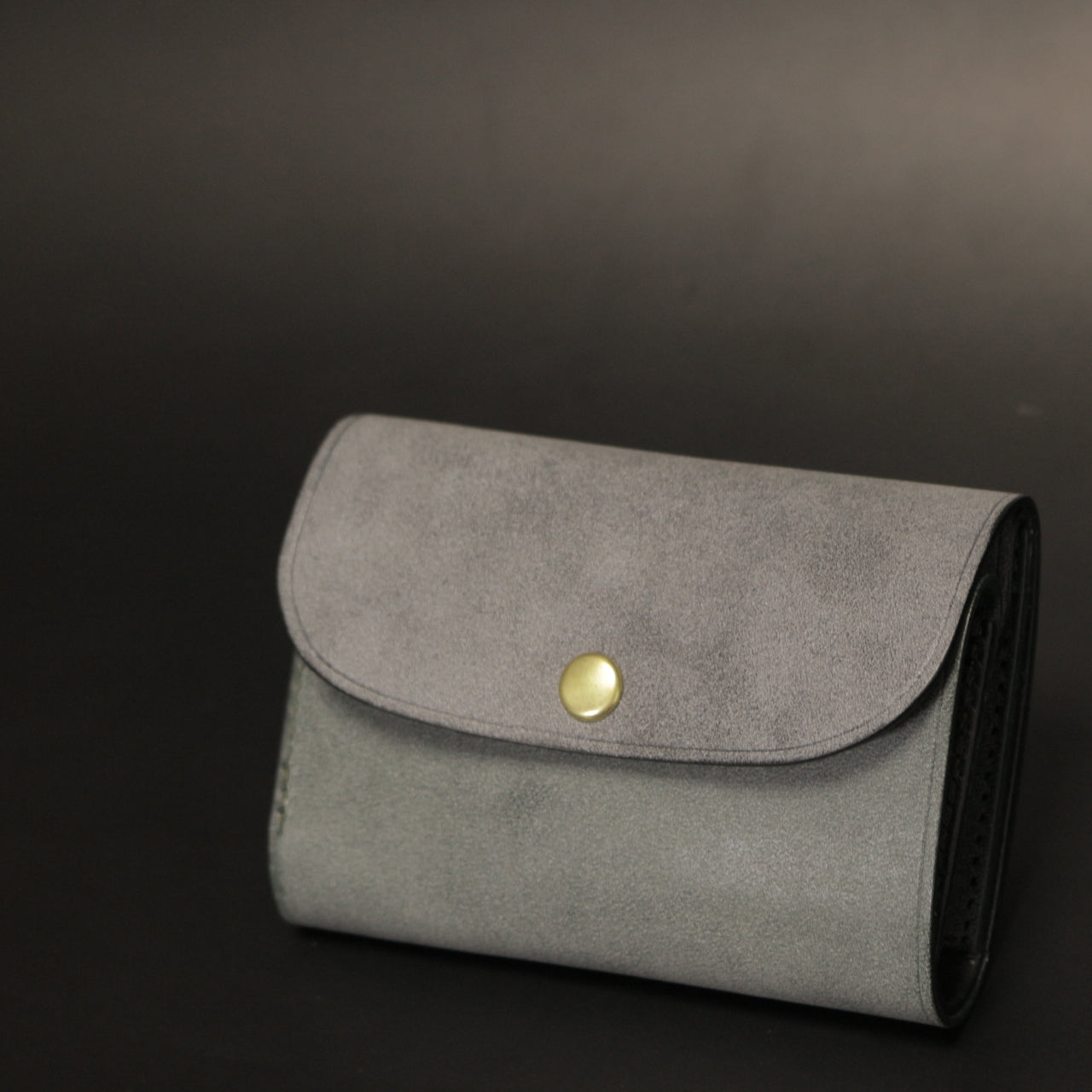 - comet R2 - compact tri-fold wallet