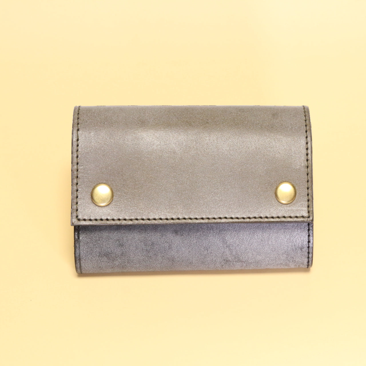 - comet W2 - compact tri-fold wallet
